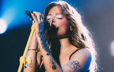 Luísa Sonza no Coachella 2026: cantora brasileira divide palco com Justin Bieber e Strokes