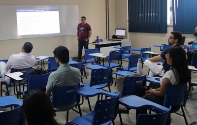 Inscrições para seleção de professores substitutos da Ufob terminam nesta quinta; salários vão até R$ 6,3 mil