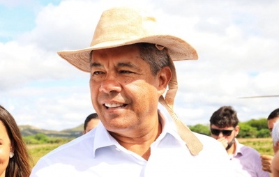 Jerônimo Rodrigues entrega equipamentos e prestigia tradicional Festa dos Vaqueiros em Milagres