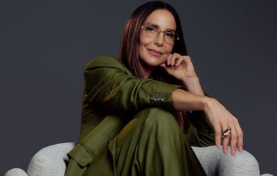 Ivete Sangalo lança coleção de óculos em parceria com Chilli Beans na novela "Vale Tudo"