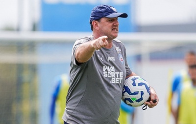 Com time principal no CT Evaristo de Macedo, Bahia treina de olho no Náutico