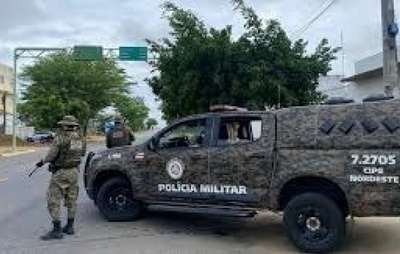 Polícia recupera carro roubado e detém suspeito na Liberdade, em Salvador
