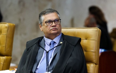 Flávio Dino determina que União desaproprie terras alvo de incêndio ou desmatamento ilegal