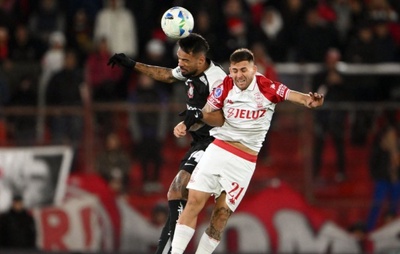 Corinthians perde para o Huracán e é eliminado da Sul-Americana na Argentina