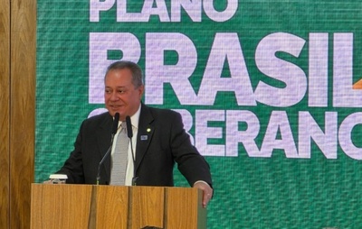 Presidente da CNI vê alívio em MP, mas cobra ações adicionais para mitigar "tarifaço"