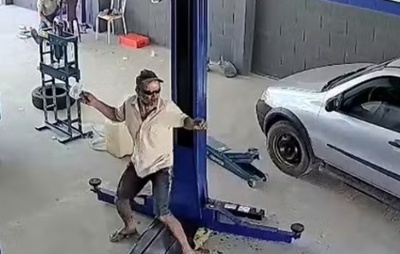 Polícia prende autor de tiro que matou homem em oficina de Xique-Xique; câmera flagrou ação