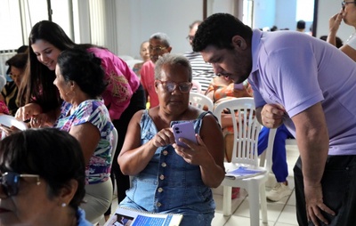 Evento de inclusão digital para idosos é realizado em Salvador