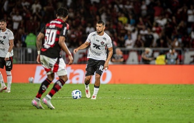 8 a 0 contra o Flamengo marca maior goleada sofrida pelo Vitória após se profissionalizar no futebol