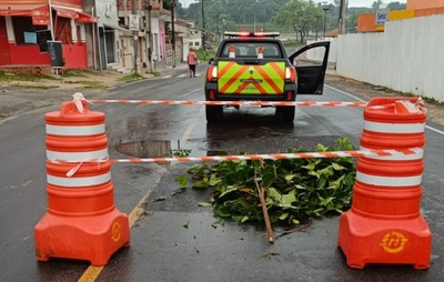 Inmet emite alerta de chuva intensa em 28 cidades da Bahia até esta terça