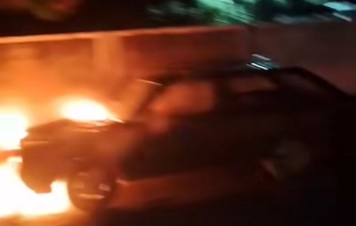 VÍDEO: Idoso ateia fogo no próprio carro próximo a hospital no município de Guanambi