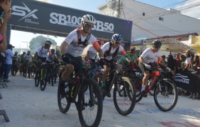 Suba 100 movimenta Praia do Forte com mais de mil ciclistas neste fim de semana