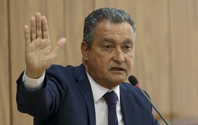 O Brasil não precisa continuar comprando dos EUA, declara Rui Costa