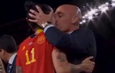 Ex-presidente da Federação Espanhola de Futebol, Rubiales é condenado por agressão sexual