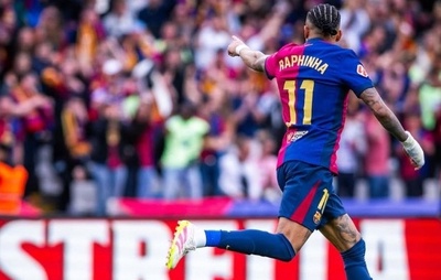 Raphinha decide com dois gols e Barcelona vira nos acréscimos pelo Espanhol