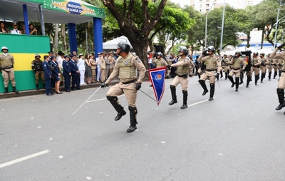 PM da Bahia celebra Independência com desfile histórico e 200 anos de tradição