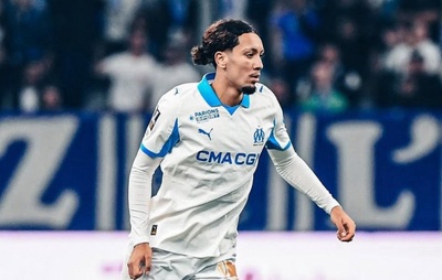 Bilal Nadir, do Olympique de Marselha, desmaia em campo; jogador passa bem após exames