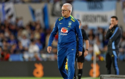 Dorival assume Corinthians após 'jogo dos 5 erros' e alerta sobre Memphis