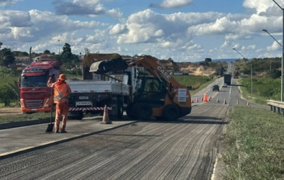 DNIT avança em obras de recuperação da BR-116 em Jaguaquara, Bahia