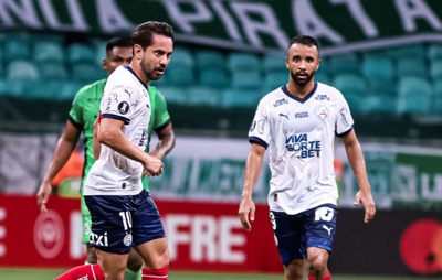 Bahia: Caio Alexandre e Everton Ribeiro celebram 100 jogos em homenagem especial antes da partida contra o Fluminense