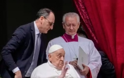 Papa Francisco fez última aparição no Domingo de Páscoa e arrancou aplausos de multidão; veja vídeo
