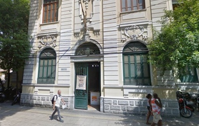 Justiça proíbe vereadores de visitar escolas em Niterói sem autorização e veta filmagens de alunos