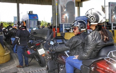 Projeto quer criar guichês de cobrança exclusivos para motocicletas nos pedágios da Bahia