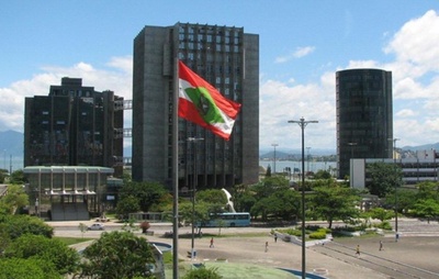 Justiça determina divisão da pensão do INSS em caso de união poliafetiva