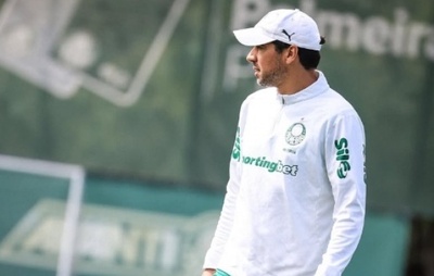 Palmeiras pode ter até cinco desfalques contra o Vitória; time misto é opção