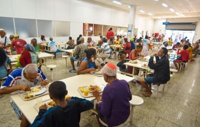 Prefeitura realiza entrega de refeições em Restaurantes Populares neste domingo