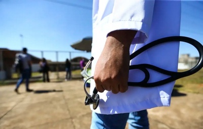 Medicina no Brasil: Expansão Acelera e Supera 50 Mil Vagas Anuais; Pesquisadores Alertam para Qualidade