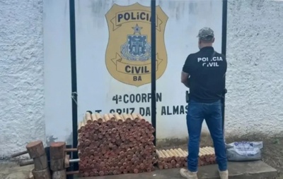 Polícia Civil desativa fábrica clandestina de fogos e apreende mais de 250 espadas em Cruz das Almas