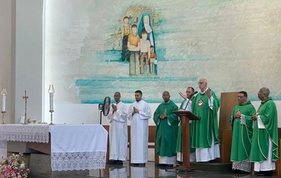 Padre Júlio Lancellotti em Salvador: "Dulcismo" é Misericórdia em Ação contra o Mundo Meritocrático