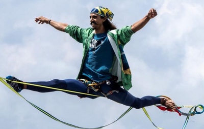 Baiano conquista título mundial de slackline e bate recorde na Bélgica