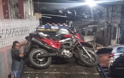Polícia Recupera Duas Motos Roubadas em Operação no Largo do Tanque