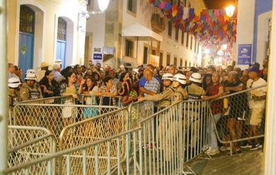 Lotou: Largo do Pelourinho tem acesso fechado durante show no São João de Salvador
