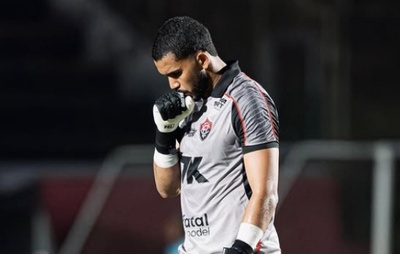 Vitória: goleiro Arcanjo sofre lesão grave e desfalca o time na luta contra o rebaixamento