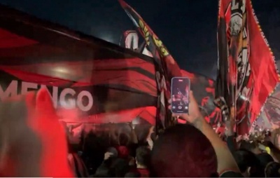 VÍDEO: Torcida do Flamengo protesta contra Gerson no embarque para o Mundial