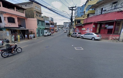 Motociclista sofre queda e é socorrido pelo Samu no bairro do IAPI, em Salvador
