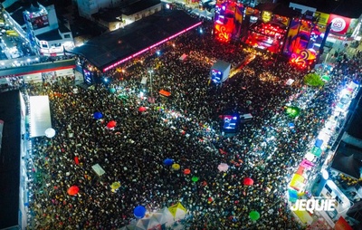 Shows de Murilo Huff, Dorgival Dantas e Calcinha Preta lotam praça em 2° dia do São João de Jequié