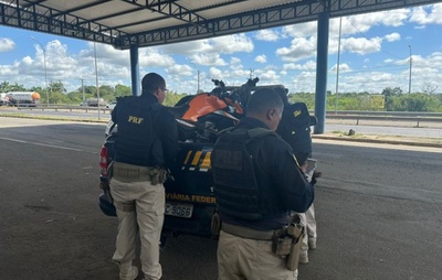 Moto roubada em SP é apreendida escondida em ônibus na BR-116 de Feira de Santana