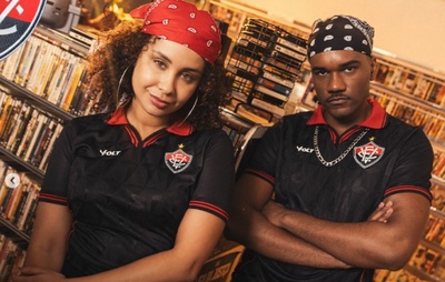 Vitória lança nova camisa 3 com nostalgia dos anos 90 e design moderno