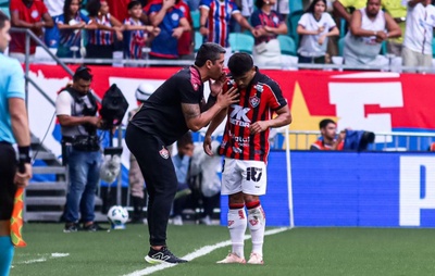 Thiago Carpini lamenta derrota do Vitória no Ba-Vi: “Pagamos pela incompetência”