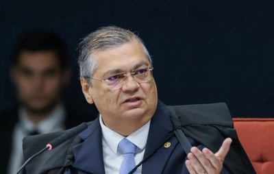 Flávio Dino paralisa julgamento sobre escolas cívico-militares em São Paulo