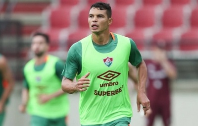 Thiago Silva Fora: Fluminense Encara Desafios na Defesa Contra Bahia e Competições Internacionais