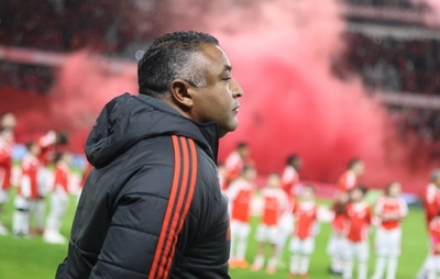Inter acelera saídas: 10 jogadores dispensados em 50 dias e novas negociações iminentes