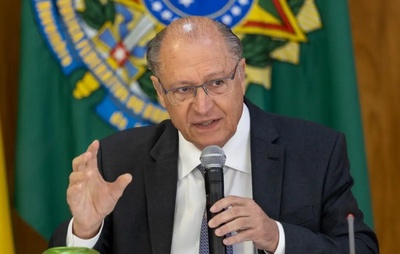 Em meio ao tarifaço, Alckmin alerta para as "possibilidades que se abrem" ao Brasil